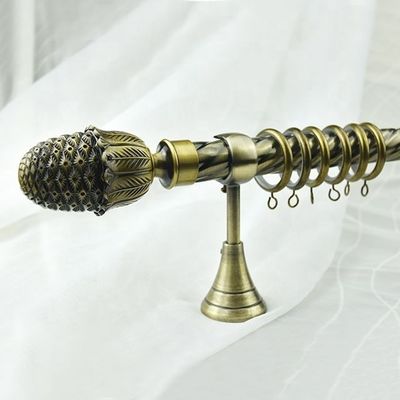 生存Room160/200/250/300/350/400cmのねじれの鉄のポーランド人の単一の旋回装置のカーテン・レール卸し売りモロッコ