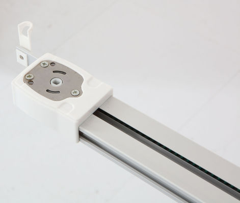 調節可能な柵の電気カーテン柵は滑車システムが付いているカーテン トラックにモーターを備えた