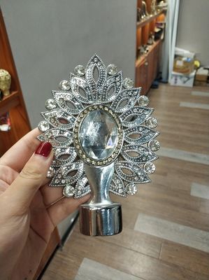 カーテン・レールの付属品のカーテン・レールのカスタマイズされた頭部はある場合もある
