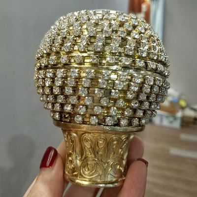 金によって散りばめられるダイヤモンドのカーテンの球の新しいFinialsのあたりの卸し売り良質の水晶