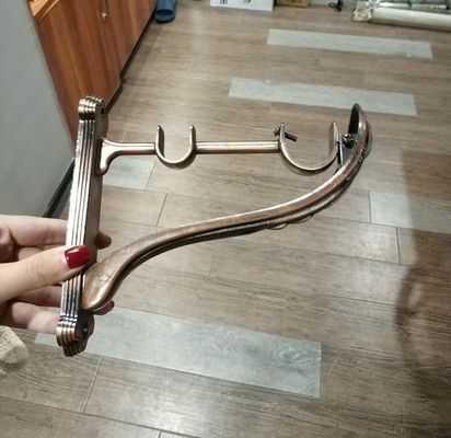 銅の青銅色色のカーテンのホールダーは28/19mmの二重カーテン・レール ブラケットのカーテンの付属品に金属をかぶせる