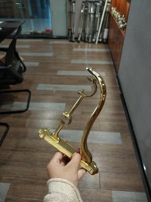 28/19mmのABSカーテンは中国の仲間調節可能なポーランド人をかっこに入れるカーテン・レールの壁がアルミニウム鉄ブラケットを引っ掛ける