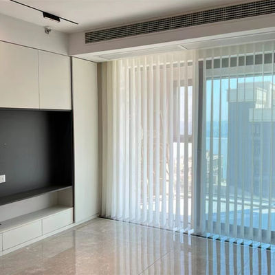 調節可能で適用範囲が広い縦のブラインドのカーテンはホテルのための送信をつける