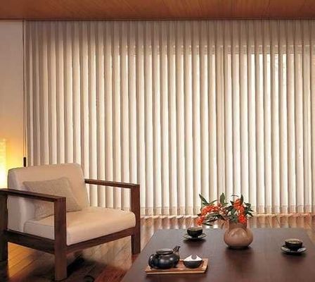 電気夢のカーテンの縦の縦の垂直は居間のFloor-To-Ceiling窓の停電の白いカーテンを盲目にする